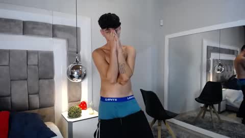 Snapshot of drakecollinss chatting on February 18, 2025, 9:20 pm drakecollinss online show from February 18, 2025, 9:20 pm