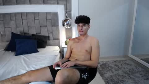 Snapshot of drakecollinss chatting on February 24, 2025, 2:19 am drakecollinss online show from February 24, 2025, 2:19 am