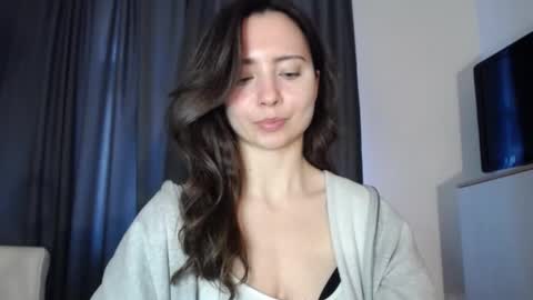 Nicole online show from March 3, 2026, 7:47 am