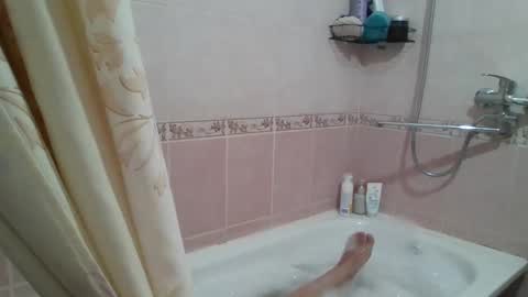 dream_petal_ online show from March 14, 2026, 3:50 pm