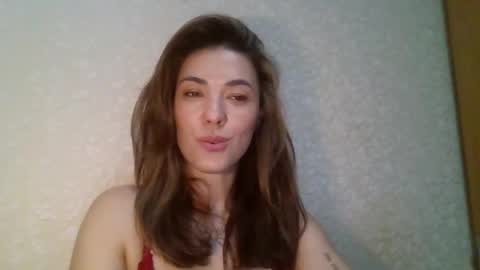 dream_petal_ online show from April 23, 2026, 3:47 pm