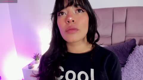 Snapshot of dream_vibes chatting on December 18, 2024, 8:03 pm Alina online show from December 18, 2024, 8:03 pm