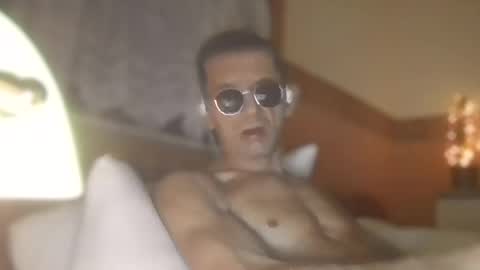 Snapshot of dreambob chatting on October 25, 2025, 11:54 pm Dreambob online show from October 25, 2025, 11:54 pm