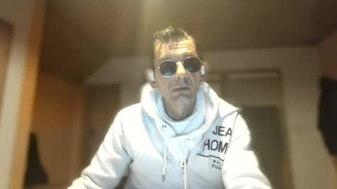 Snapshot of dreambob chatting on October 28, 2025, 6:54 pm Dreambob online show from October 28, 2025, 6:54 pm