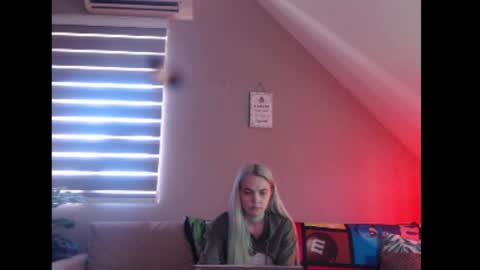 A girl online show from April 7, 2026, 7:31 am