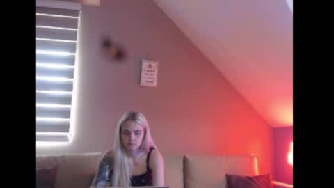 A girl online show from June 5, 2026, 7:58 am