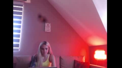 A girl online show from June 12, 2026, 8:02 am