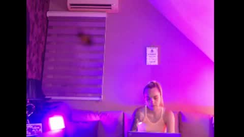 A girl online show from June 24, 2026, 7:29 am