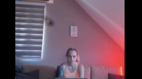 A girl online show from July 30, 2026, 7:51 am