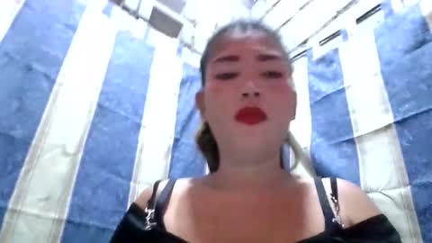 Snapshot of dreamer_17 chatting on October 4, 2025, 1:42 pm Maui online show from October 4, 2025, 1:42 pm