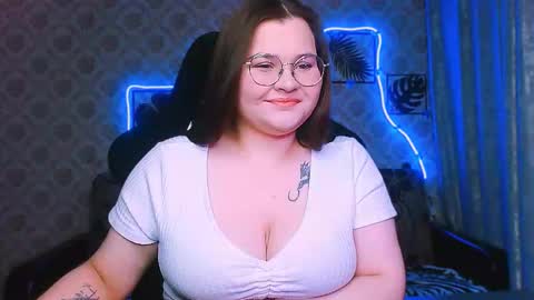 dreamforyoue2 online show from February 18, 2026, 6:48 pm