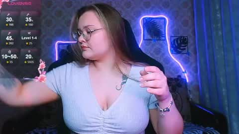 dreamforyoue2 online show from May 24, 2026, 6:35 pm