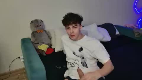 dreamgonetan online show from October 4, 2025, 1:09 pm