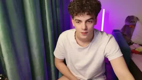 dreamgonetan online show from October 6, 2025, 9:12 pm