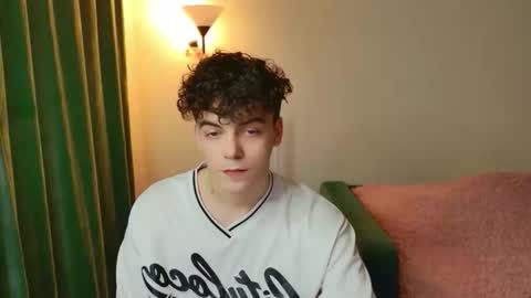 dreamgonetan online show from November 9, 2025, 1:09 pm