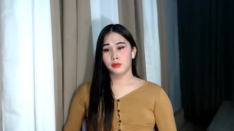 Snapshot of dreammegan chatting on December 2, 2024, 2:41 pm Stacy DONT FORGET TO FOLLOW ME AND THUMBS UP my wife samgrg2 online show from December 2, 2024, 2:41 pm