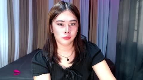 Snapshot of dreammegan chatting on February 26, 2025, 1:21 am Stacy DONT FORGET TO FOLLOW ME AND THUMBS UP my wife samgrg2 online show from February 26, 2025, 1:21 am