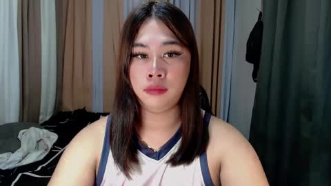 Snapshot of dreammegan chatting on March 10, 2025, 8:23 pm Stacy DONT FORGET TO FOLLOW ME AND THUMBS UP my wife samgrg2 online show from March 10, 2025, 8:23 pm
