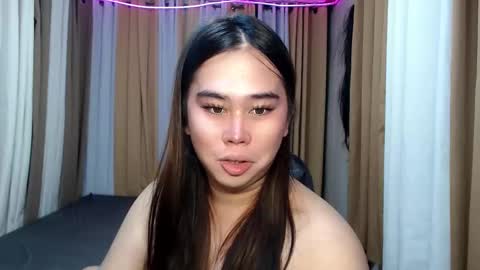 Snapshot of dreammegan chatting on September 19, 2025, 6:41 pm Stacy DONT FORGET TO FOLLOW ME AND THUMBS UP my wife samgrg2 online show from September 19, 2025, 6:41 pm