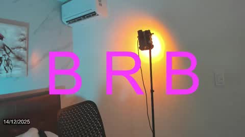 Snapshot of dreams_chloe chatting on December 14, 2025, 9:25 am dreams_chloe online show from December 14, 2025, 9:25 am