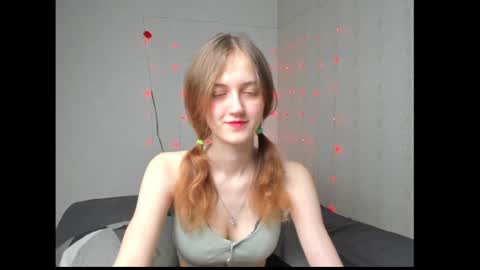 dreamy_pollyyy online show from March 24, 2026, 3:28 pm