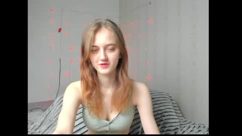 dreamy_pollyyy online show from April 13, 2026, 4:12 pm
