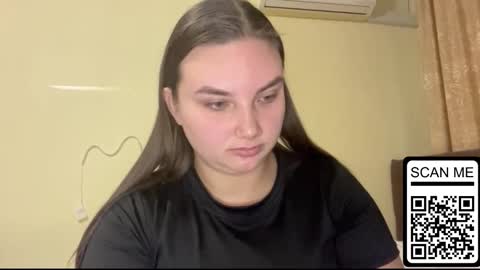 Mila online show from September 23, 2025, 2:53 pm