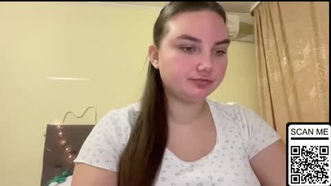 Mila online show from November 20, 2025, 4:18 pm