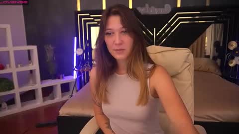Lina online show from December 5, 2024, 7:27 am