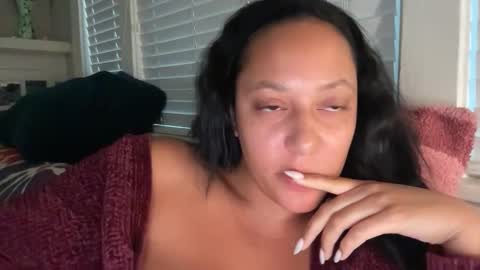 Snapshot of dreamyriri chatting on November 7, 2025, 12:43 am RIRI OR DREAMY online show from November 7, 2025, 12:43 am