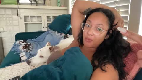 Snapshot of dreamyriri chatting on November 11, 2025, 4:18 pm RIRI OR DREAMY online show from November 11, 2025, 4:18 pm