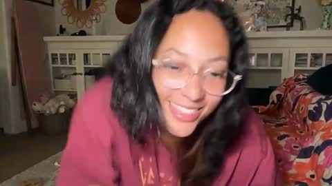 RIRI OR DREAMY online show from March 19, 2026, 3:32 am