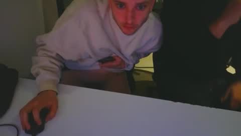 drei4w online show from February 23, 2026, 12:52 am