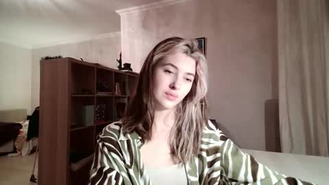 Dia online show from February 12, 2026, 2:56 pm