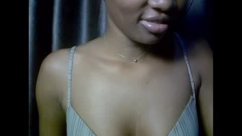 Snapshot of drippingpussy__ chatting on November 9, 2025, 7:12 pm drippingpussy__ online show from November 9, 2025, 7:12 pm