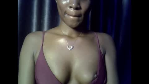 Snapshot of drippingpussy__ chatting on November 19, 2025, 6:30 pm drippingpussy__ online show from November 19, 2025, 6:30 pm