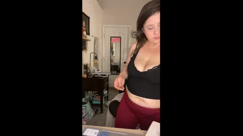 Drippy kitty  online show from February 9, 2026, 11:58 am