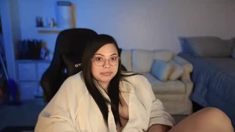 Snapshot of drizzypeach602 chatting on December 11, 2024, 4:18 am Drizzypeach602 online show from December 11, 2024, 4:18 am