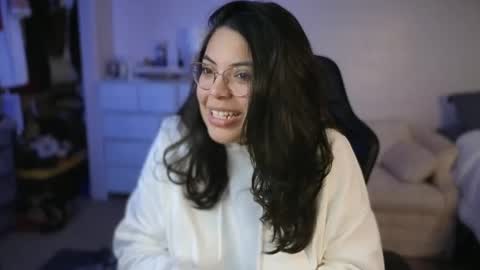 Snapshot of drizzypeach602 chatting on January 15, 2025, 8:30 am Drizzypeach602 online show from January 15, 2025, 8:30 am
