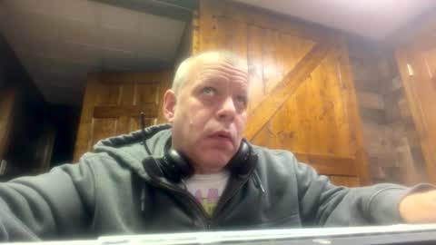 drkone01826 online show from December 1, 2025, 2:33 pm