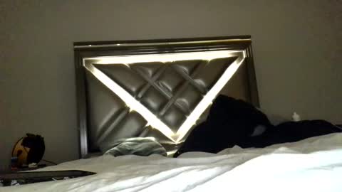 2xTheTrouble online show from November 10, 2025, 10:42 pm