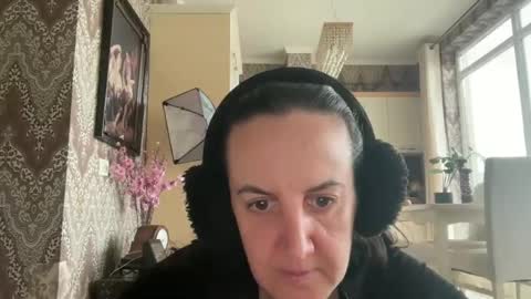 Snapshot of drresa chatting on February 27, 2025, 2:32 pm Dr. Resa online show from February 27, 2025, 2:32 pm