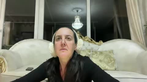 Snapshot of drresa chatting on March 5, 2025, 7:38 pm Dr. Resa online show from March 5, 2025, 7:38 pm