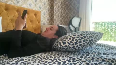 Snapshot of drresa chatting on March 6, 2025, 8:52 am Dr. Resa online show from March 6, 2025, 8:52 am