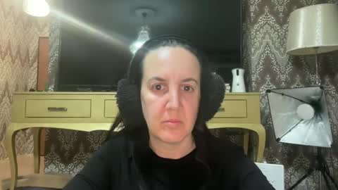 Snapshot of drresa chatting on March 12, 2025, 6:00 pm Dr. Resa online show from March 12, 2025, 6:00 pm