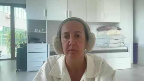 Snapshot of drresa chatting on October 11, 2025, 11:20 am Dr. Resa online show from October 11, 2025, 11:20 am