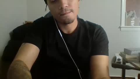 Snapshot of dubz07 chatting on December 20, 2024, 11:37 pm dubz07 online show from December 20, 2024, 11:37 pm