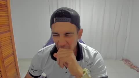 Snapshot of duilber chatting on November 7, 2025, 1:55 pm Duilber online show from November 7, 2025, 1:55 pm