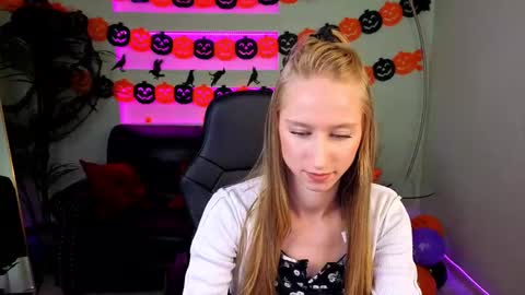 Snapshot of duimovochka chatting on October 29, 2025, 9:22 am duimovochka online show from October 29, 2025, 9:22 am