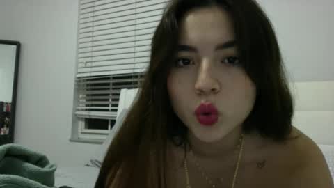 dulce2922 online show from December 7, 2024, 7:16 am